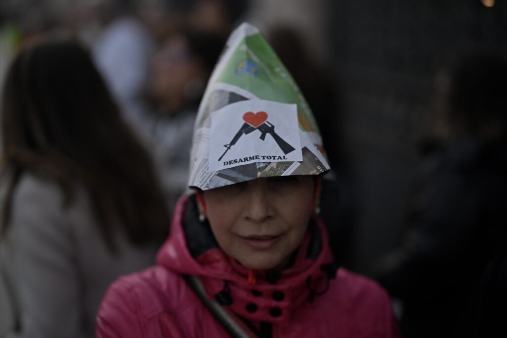 Madrid’de savaşa karşı “insan zinciri” eylemi yapıldı