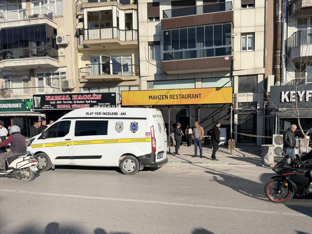 Manisa’da çıkan bıçaklı kavgada 1 kişi öldü, 2 kişi yaralandı