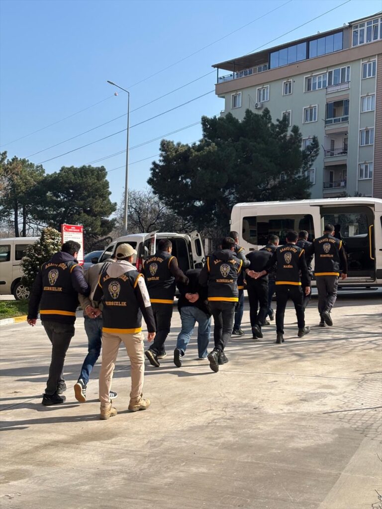 Manisa’da fabrikadan hırsızlığa karışan 7 şüpheli tutuklandı