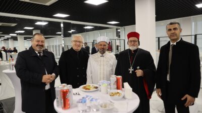 - Vali Tuncay Akkoyun:
- "Yüzyıllardır bu topraklarda farklı inançta, farklı