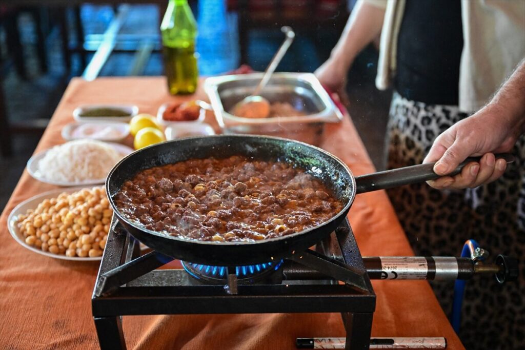 MEMLEKET SOFRASI – Gülüklü çorba