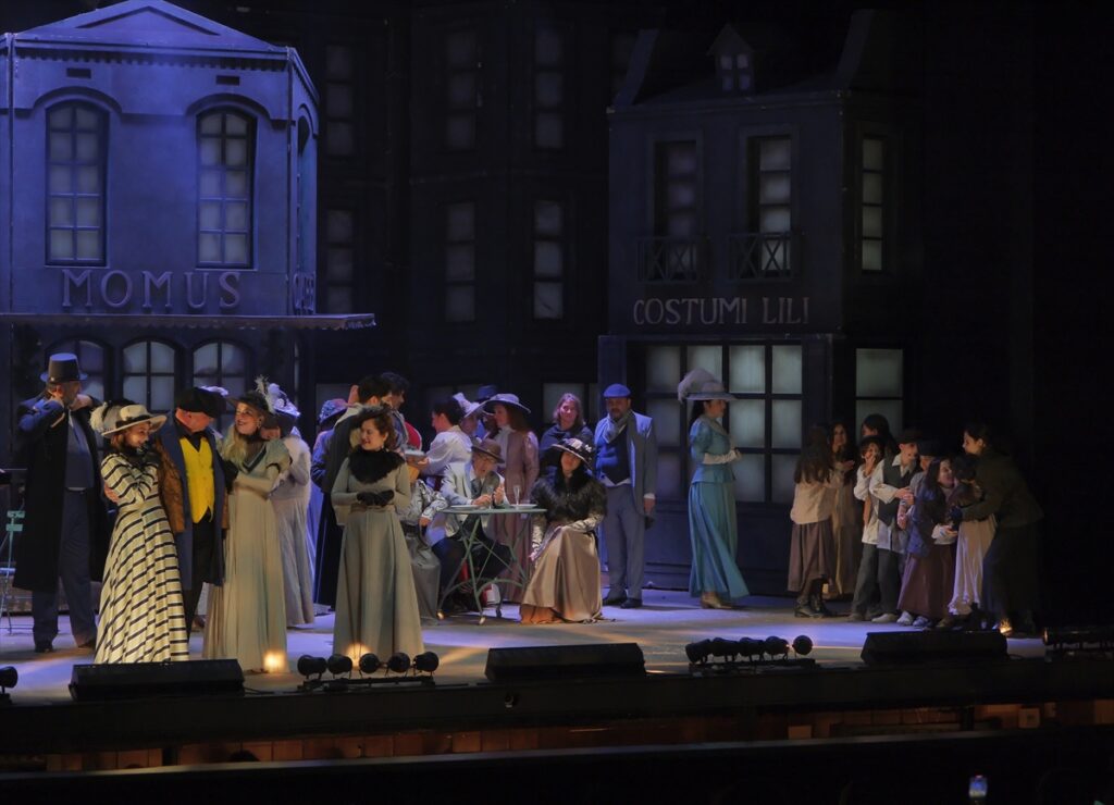 Mersin Devlet Opera ve Balesi “La Boheme” operasını sahneledi