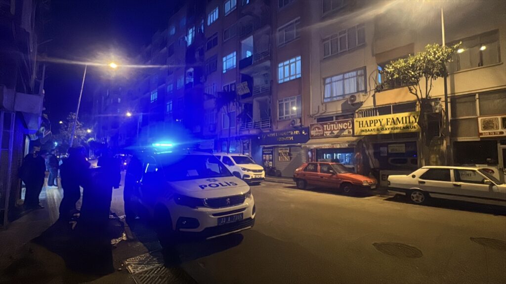 Mersin’de boşanma aşamasındaki eşi tarafından bıçaklanan kadın yaşamını yitirdi