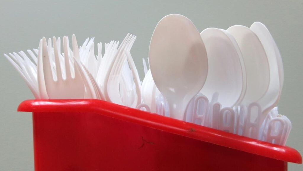 Plastik Ürünler Tarihe Karışıyor: Yeni Yönetmelik Yolda
