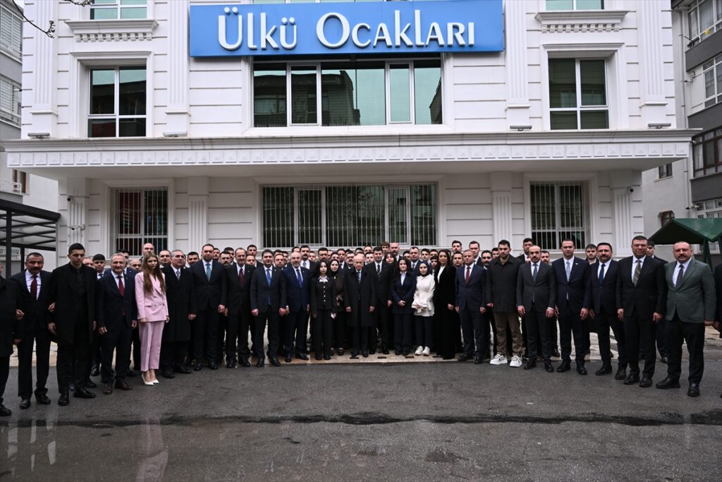 MHP Genel Başkanı Bahçeli’den Ülkü Ocakları Eğitim ve Kültür Vakfına bayram ziyareti