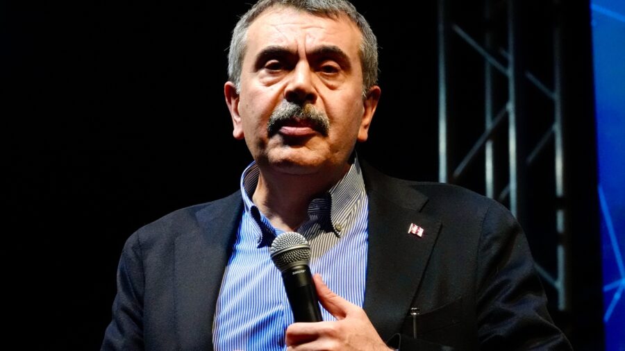 Milli Eğitim Bakanı Tekin, Esenler’de ramazan etkinlik alanını ziyaret etti: