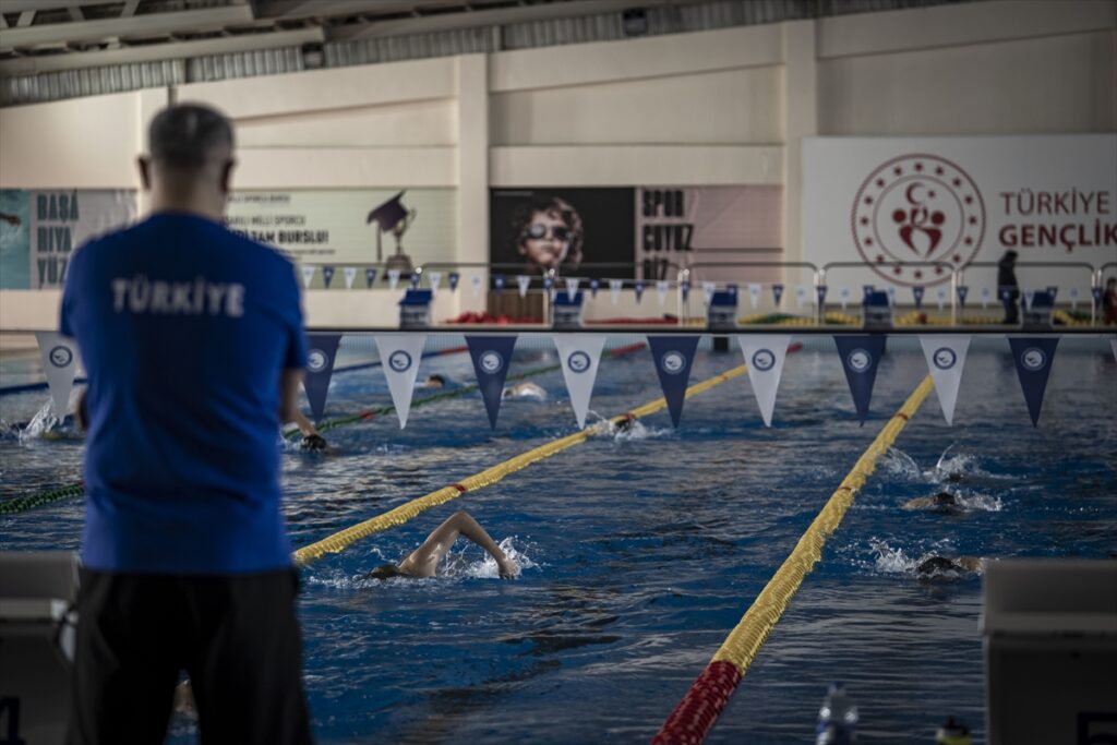 Milli yüzücüler yaz organizasyonları öncesi Erzurum’da kampta