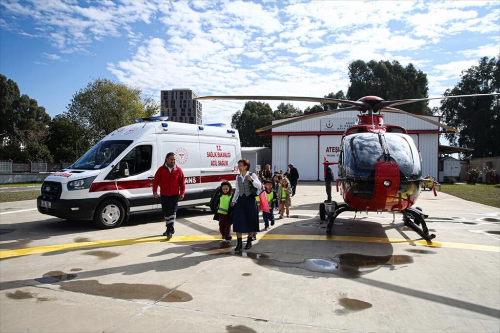 “Minik 112” projesiyle çocuklar, acil sağlık hizmetlerinin önemini öğreniyor