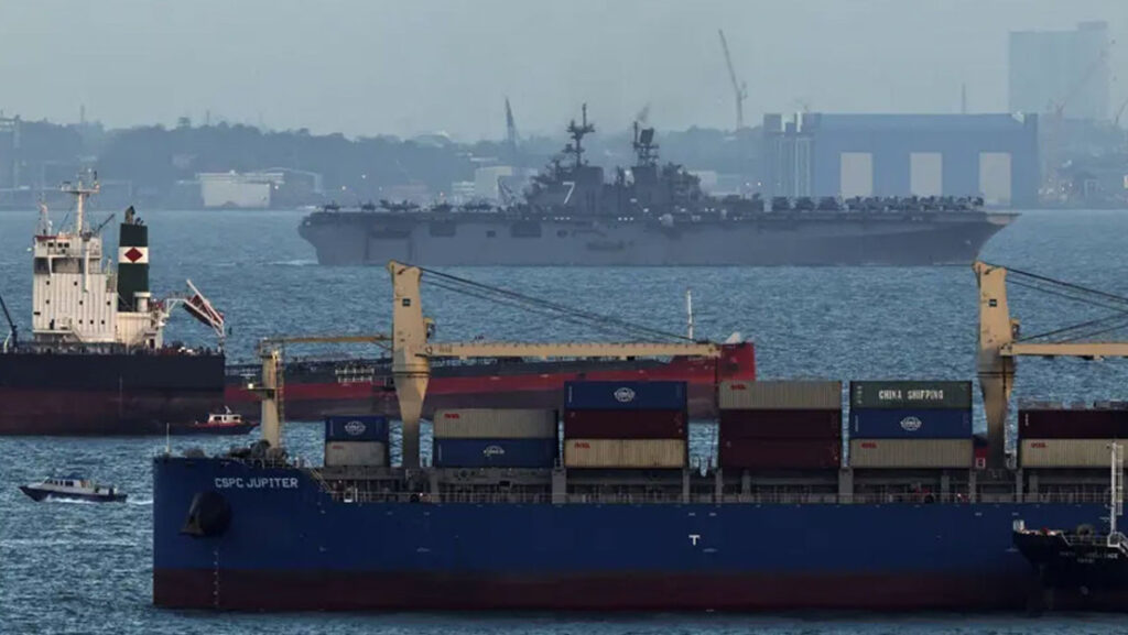 USS Tripoli İran’a Asker Taşıyor Mu?