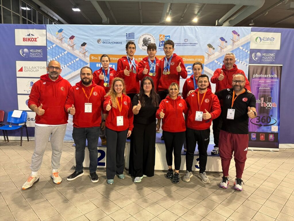 Özel milli yüzücüler, Yunanistan’daki 5. Açık Yüzme Turnuvası’ndan 24 madalyayla döndü