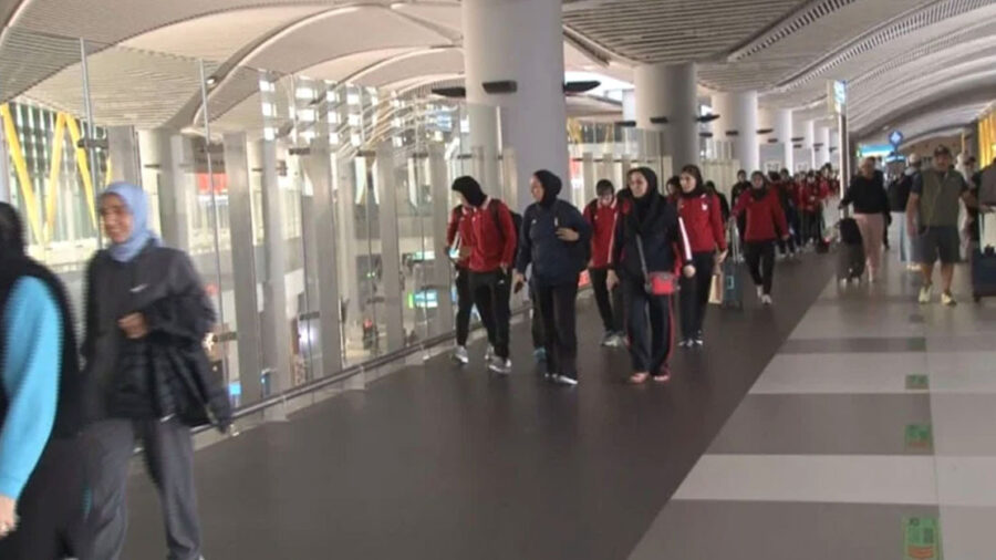 İran Kadın Milli Futbol Takımı İstanbul’a Ulaşım Sağladı