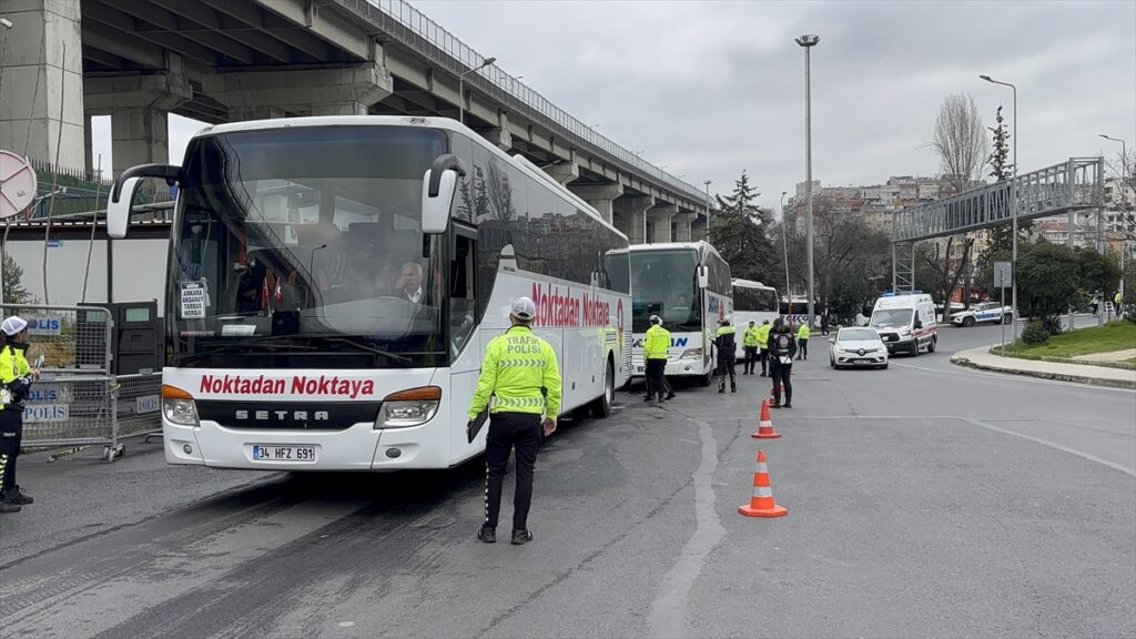 Polis ekipleri, bayram öncesi Büyük İstanbul Otogarı’nda denetim yaptı