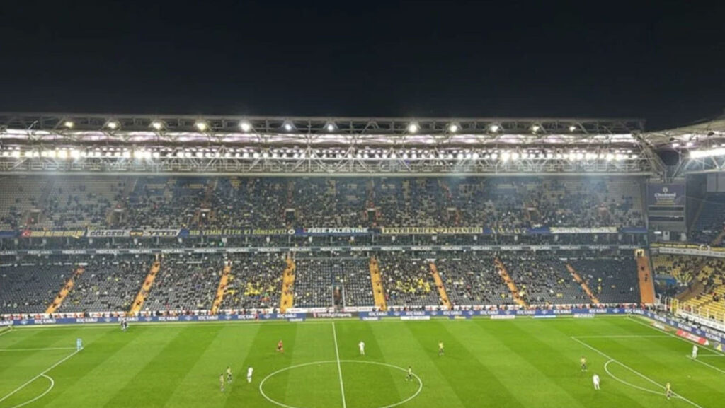 Süper Lig’de Fenerbahçe Tribünleri Boş Kaldı