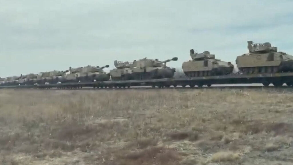 ABD Ordusuna Ait Askeri Tank Konvoyu Görüntüleri Yayınlandı