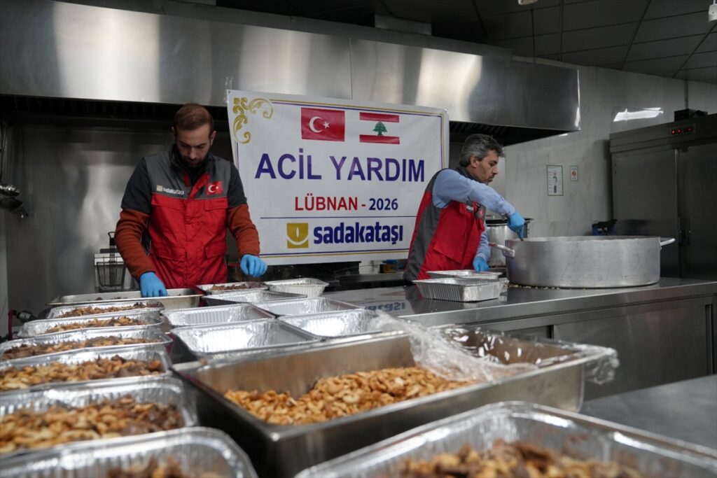 Sadakataşı Derneği, Lübnan’da İsrail saldırıları nedeniyle yerinden edilen 500 aileye yardım ulaştırdı