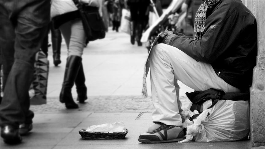 Sadakayı gizli mi vermeli?