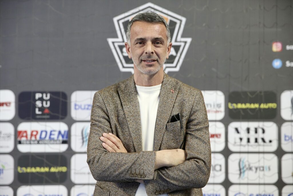 Sakarya Voleybol, Sultanlar Ligi’nin kapısını “araladı”