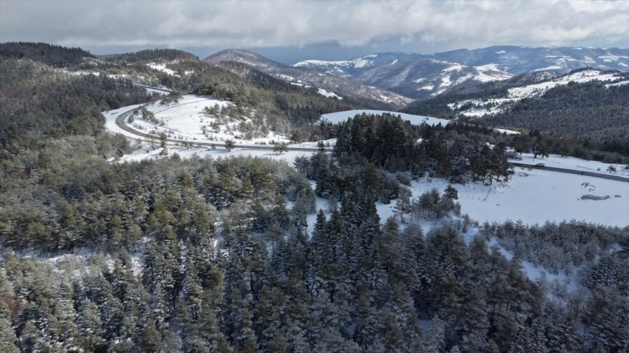 Samsun’da karla kaplı Kızlan Yaylası dronla görüntülendi