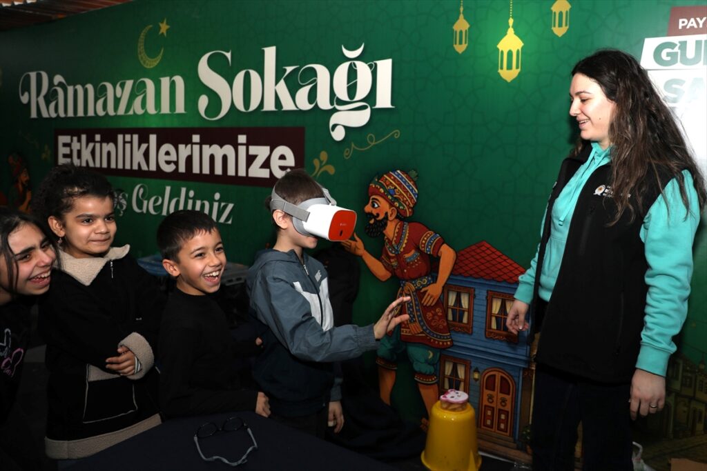 Samsun’da Ramazan Sokağı’ndaki bilim atölyelerine çocuklar yoğun ilgi gösteriyor