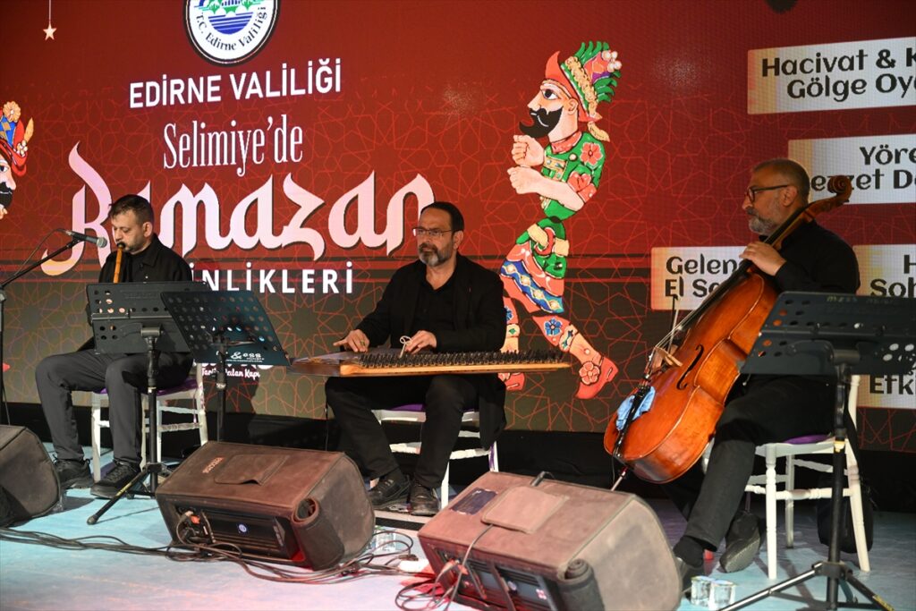 Selimiye Meydanı’nda kurulan “Ramazan Sokağı”nda Kadir Gecesi özel programı düzenlendi