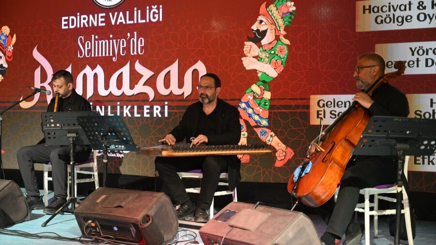 Selimiye Meydanı’nda kurulan “Ramazan Sokağı”nda Kadir Gecesi özel programı düzenlendi