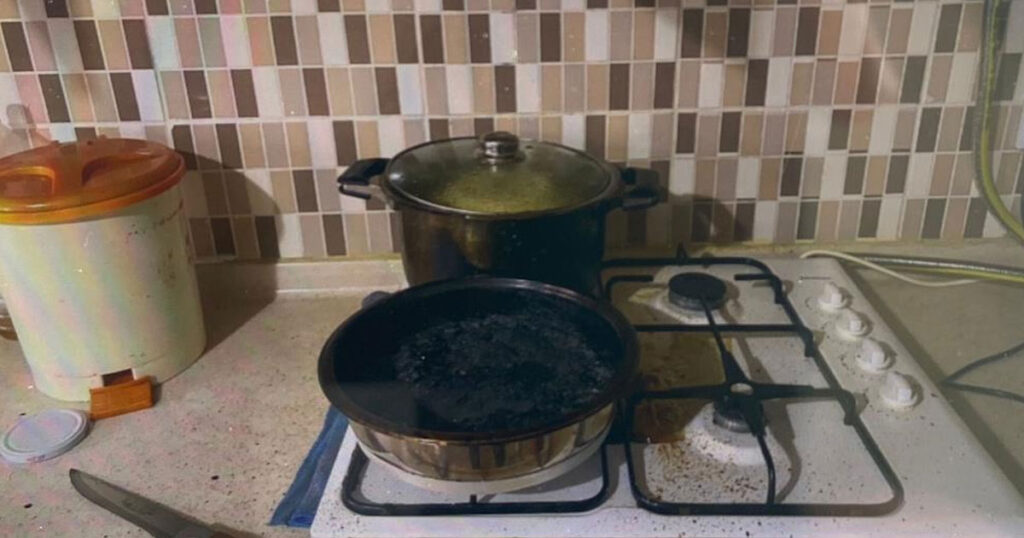 Ocakta unutulan yemek can aldı