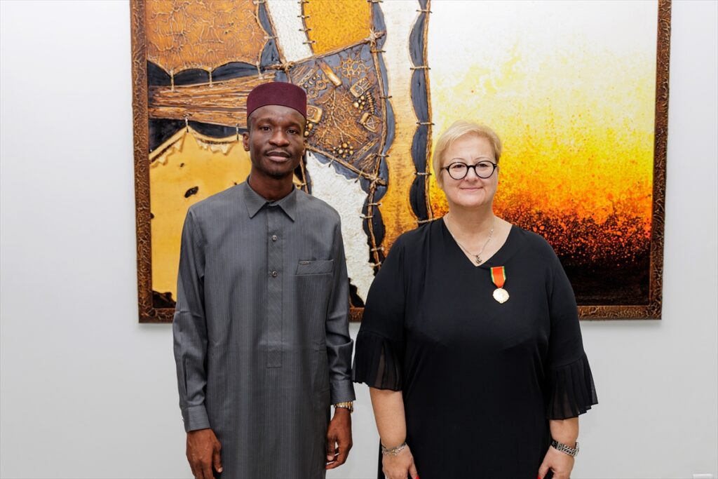 Senegal’den Türkiye’nin Dakar Büyükelçisi Nur Sağman’a Şeref Madalyası