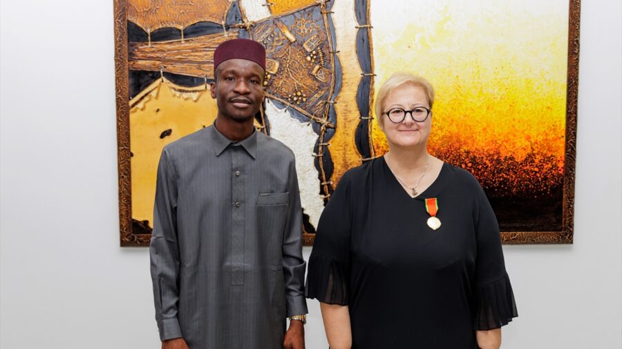 Senegal’den Türkiye’nin Dakar Büyükelçisi Nur Sağman’a Şeref Madalyası