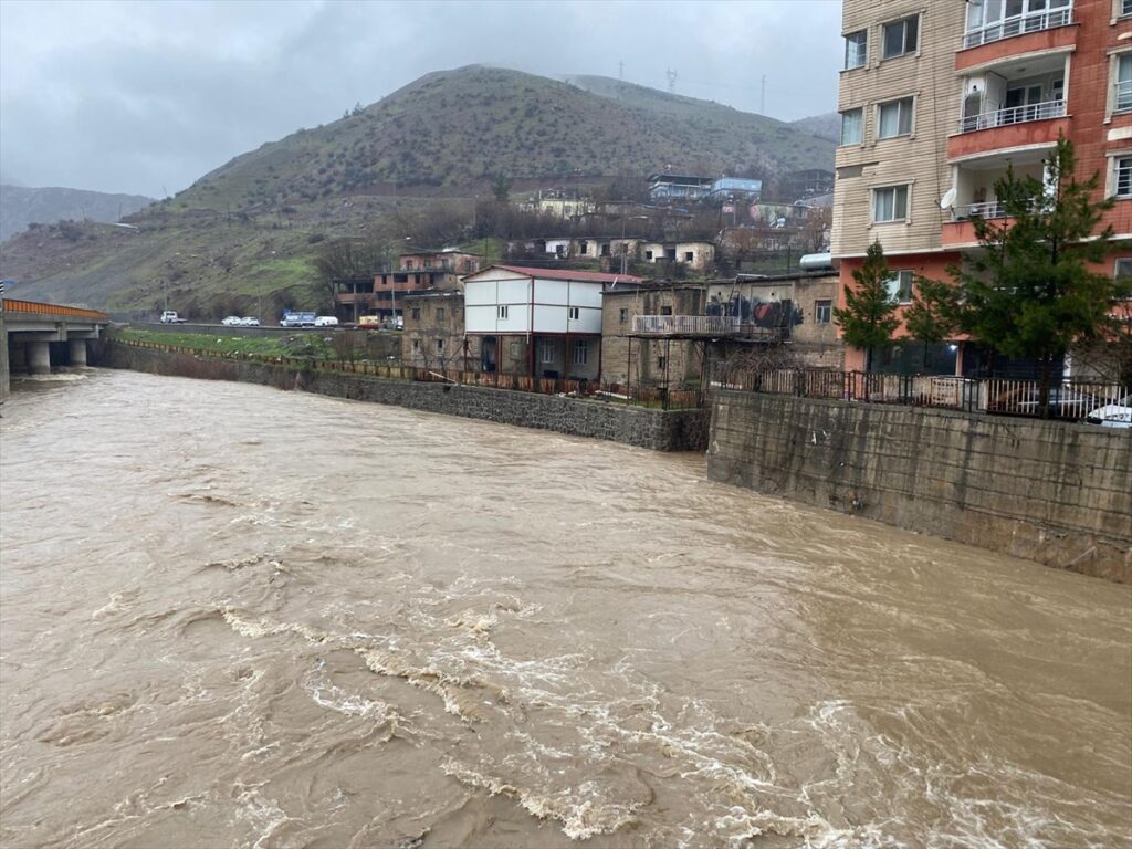 Siirt’te sağanak etkili oldu