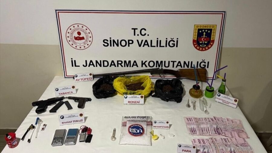 Sinop’ta uyuşturucu operasyonunda yakalanan 2 zanlı tutuklandı