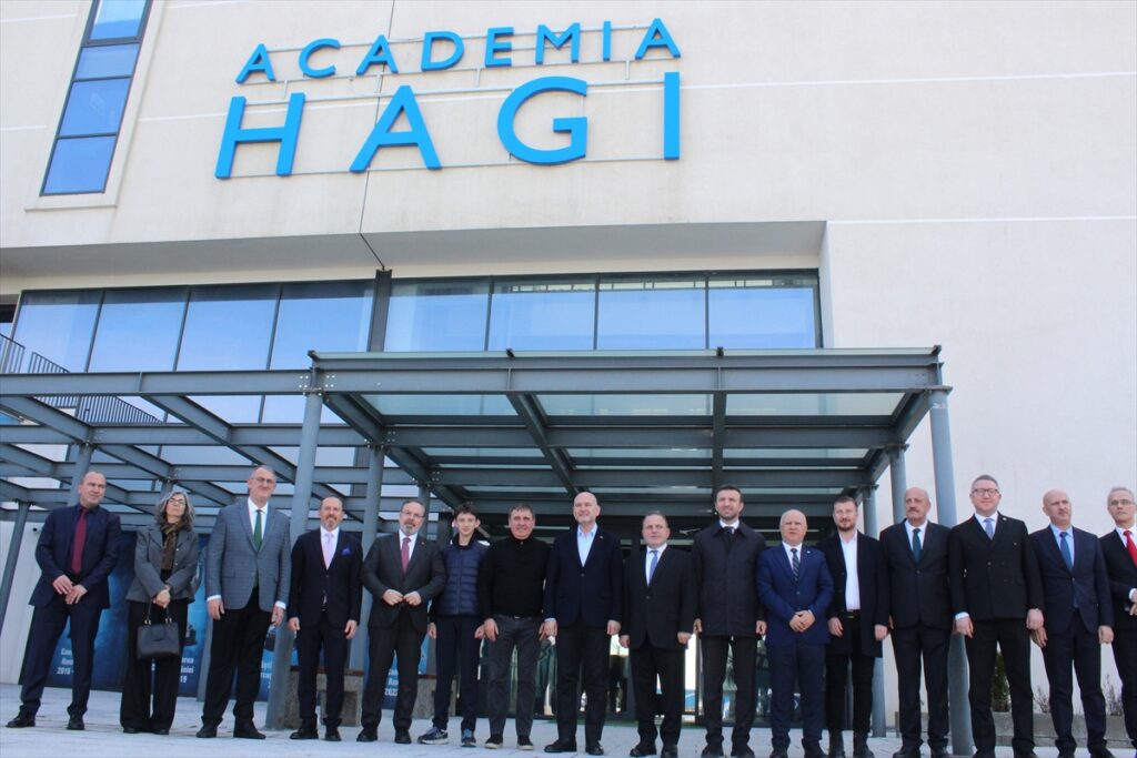 TBMM İçişleri Komisyonu Başkanı Soylu, Romanya’da Türk iş insanlarıyla bir araya geldi