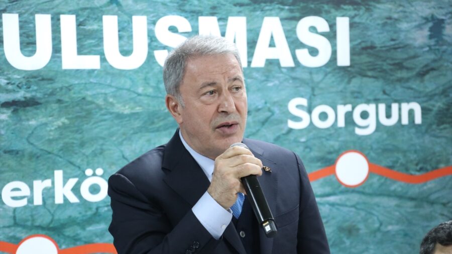 TBMM Milli Savunma Komisyonu Başkanı Akar, Kayseri’de hızlı tren şantiyesinde işçilerle iftar yaptı