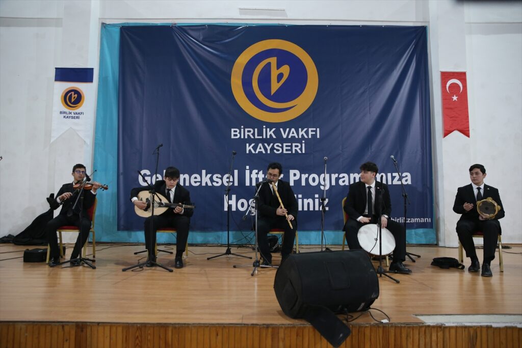 TBMM Milli Savunma Komisyonu Başkanı Akar, Kayseri’de iftar programında konuştu: