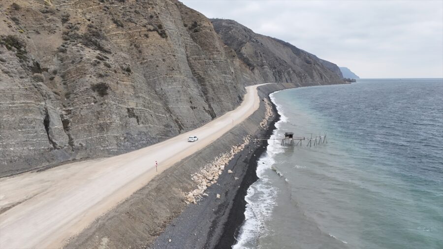 Tekirdağ’da heyelan nedeniyle kapanan yol 1,5 ay sonra ulaşıma açıldı