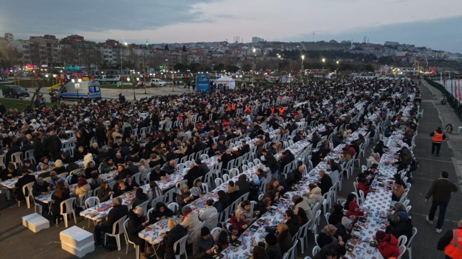 Tekirdağ’da yaklaşık 8 bin kişi birlikte iftar yaptı