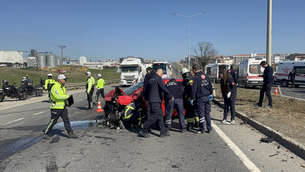 Tekirdağ’da zincirleme trafik kazasında 5 kişi yaralandı