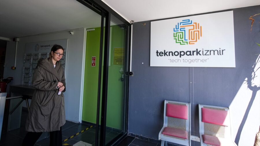 Teknopark İzmir, 2028 yılında 1 milyar dolarlık yüksek teknoloji ihracatı hedefliyor