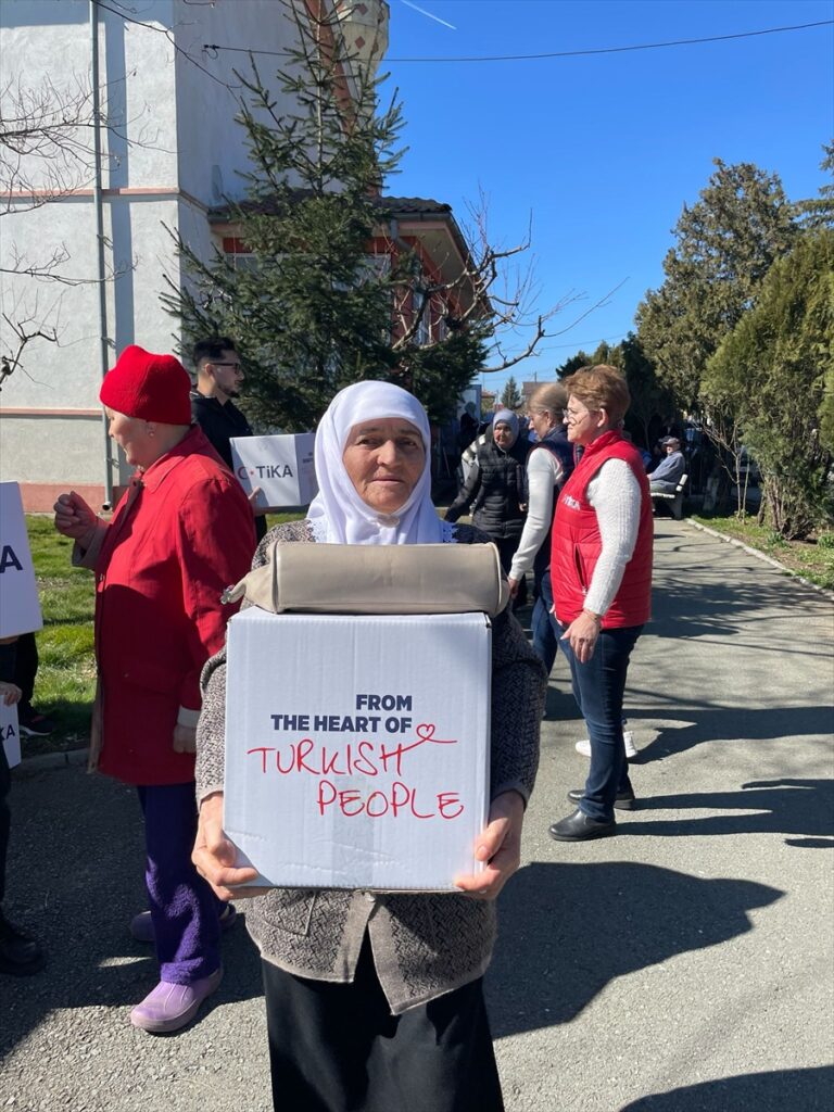 TİKA’dan Romanya’da ihtiyaç sahiplerine ramazanda gıda yardımı