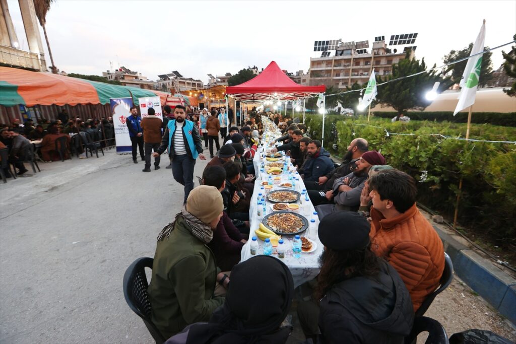 Trabzon Büyükşehir Belediyesince Halep’te “kardeşlik iftarı” düzenlendi