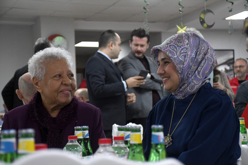 Türk Kızılay Genel Başkanı Yılmaz, Düzce’de huzurevi sakinleriyle iftar yaptı: