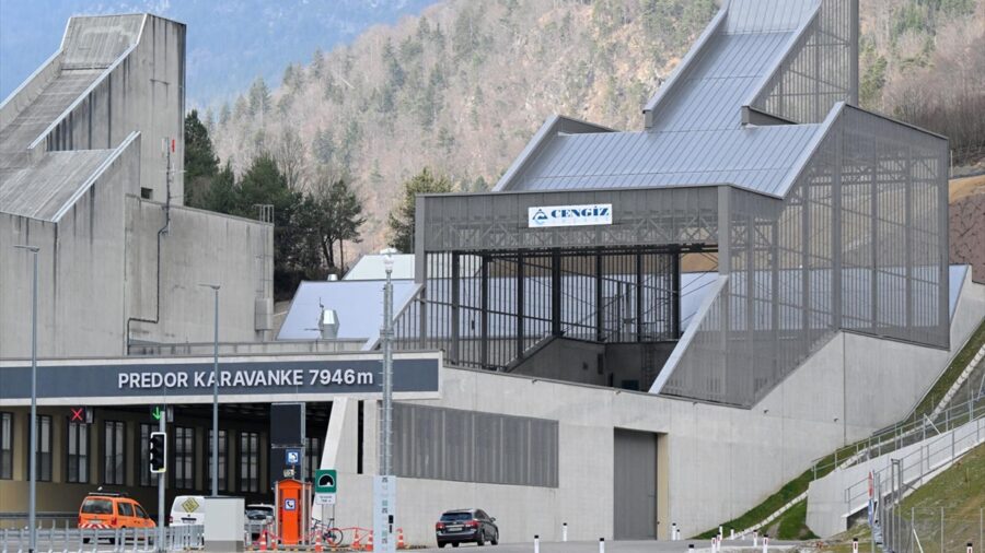 Türk şirketin Slovenya’da inşa ettiği Karavanke Tüneli trafiğe açıldı