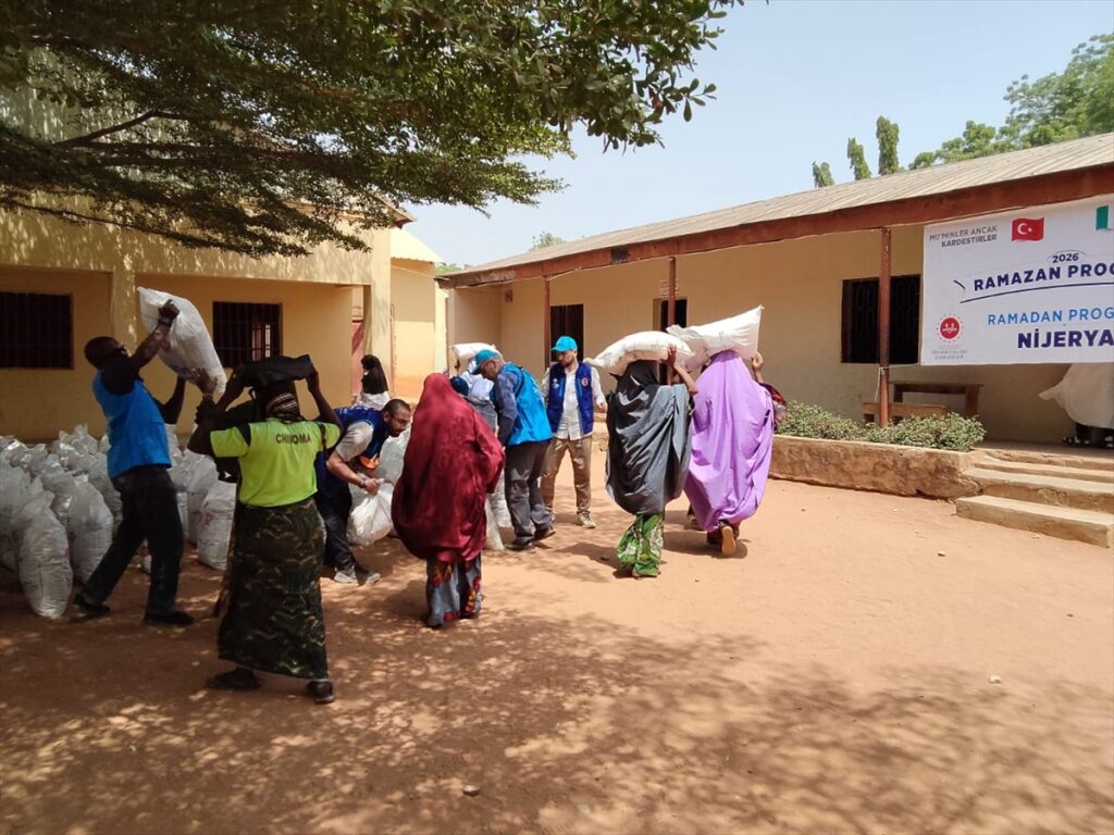 Türkiye Diyanet Vakfı, Nijerya’da ihtiyaç sahiplerine gıda kolisi dağıttı