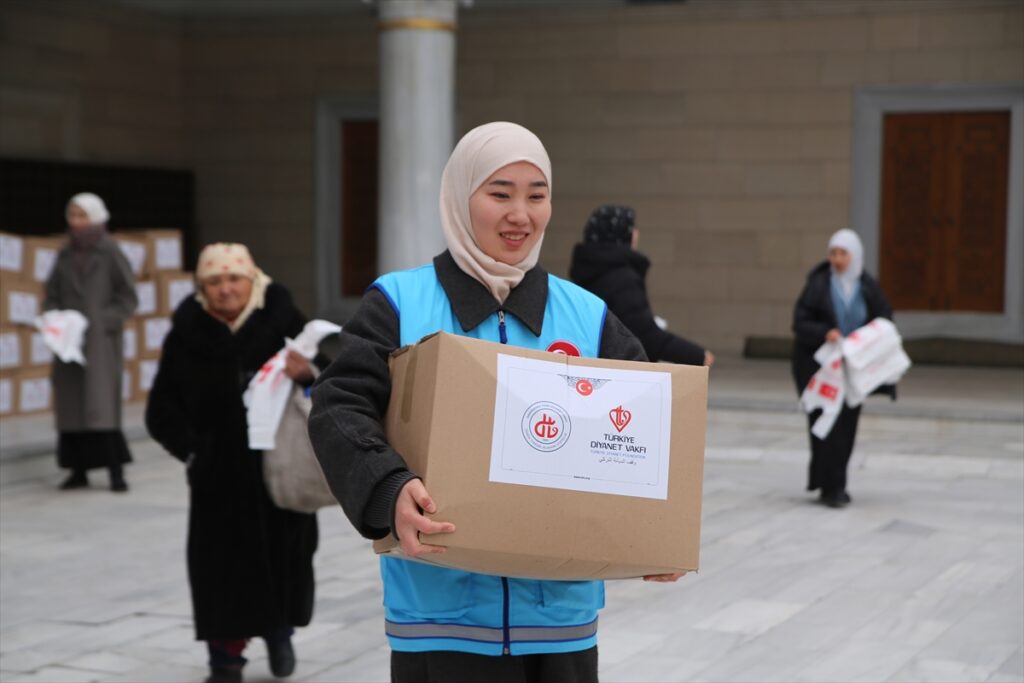Türkiye’den Kırgızistan’daki ihtiyaç sahiplerine gıda yardımı