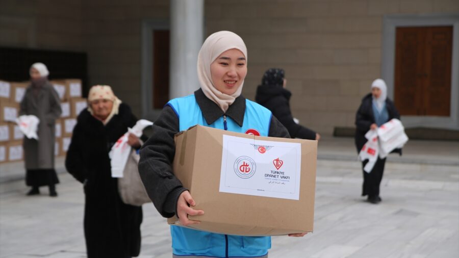 Türkiye’den Kırgızistan’daki ihtiyaç sahiplerine gıda yardımı