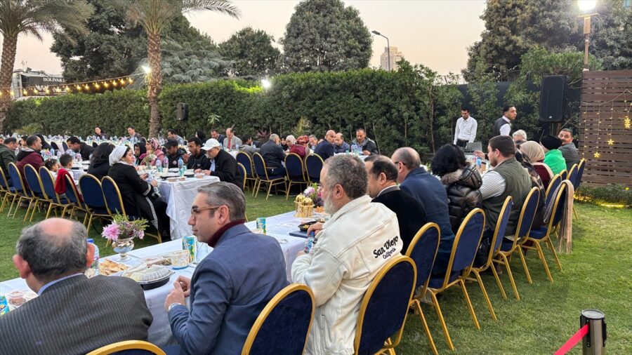 Türkiye’nin Kahire Büyükelçiliği, Kadir Gecesi’nde iftar programı düzenledi