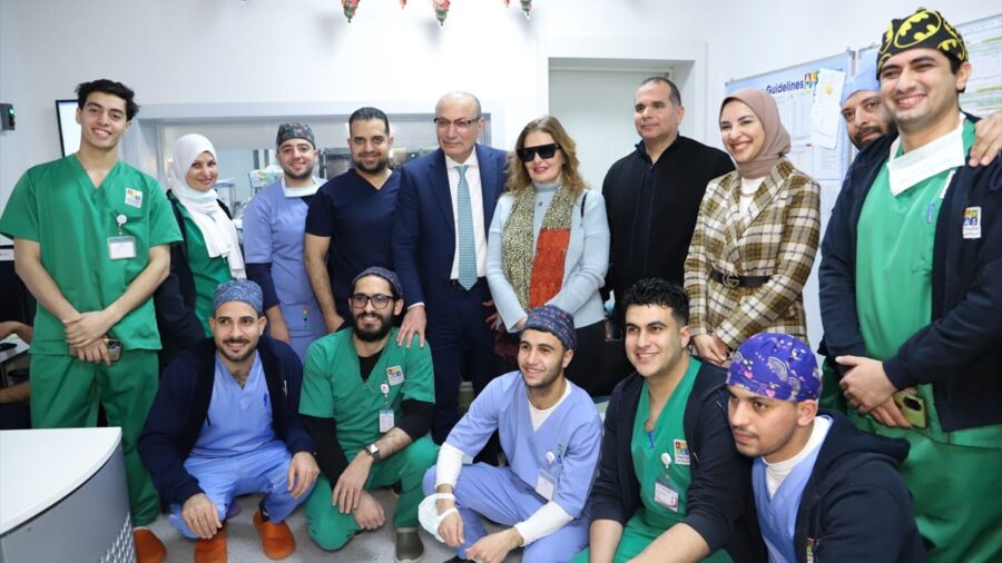 Türkiye’nin Kahire Büyükelçisi Şen, Mısır’da tedavi gören Filistinli ve Mısırlı çocukları ziyaret etti