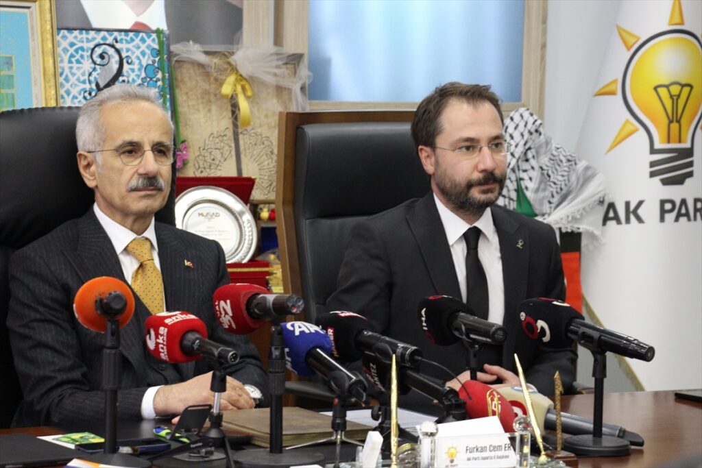 Ulaştırma ve Altyapı Bakanı Uraloğlu Isparta’da ziyaretlerde bulundu: