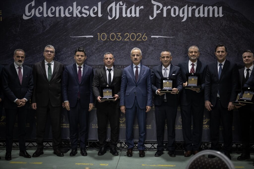 Ulaştırma ve Altyapı Bakanı Uraloğlu, TCDD Taşımacılık’ın iftar programında konuştu: