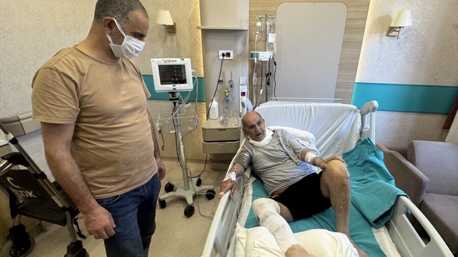 Ustalığına güvendi, tıkalı gidere döktüğü lavabo açıcı hastanelik etti