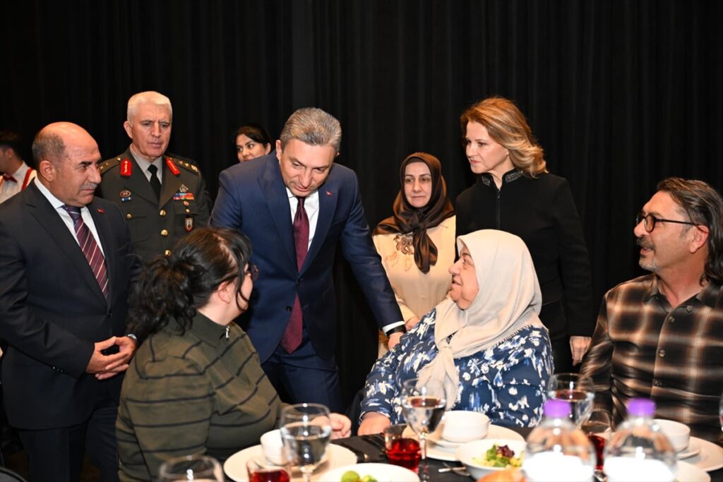 Vali Şahin, şehit yakınları ve gaziler ile iftar programında bir araya geldi